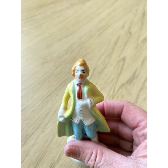 Vintage Made In Occupied Japan Porcelain Figurine 4” Colonial Victorian Man - Picture 6 of 6